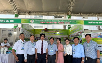 Gian hàng Trung tâm GDTX “cháy khách” tại Hội nghị Khoa học & Công nghệ lần VII – HCMUNRE!